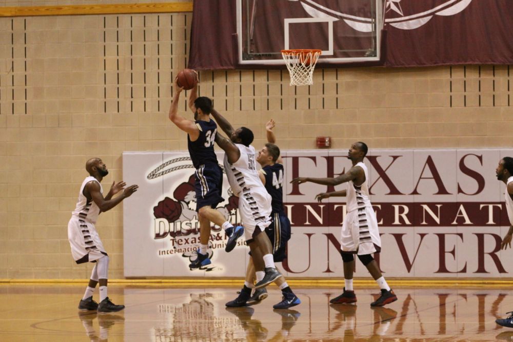 TAMIU BB v StEd - 304