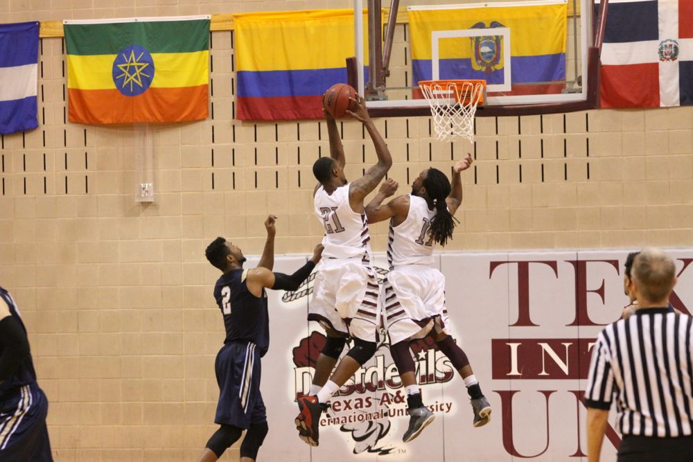 TAMIU BB v StEd - 581