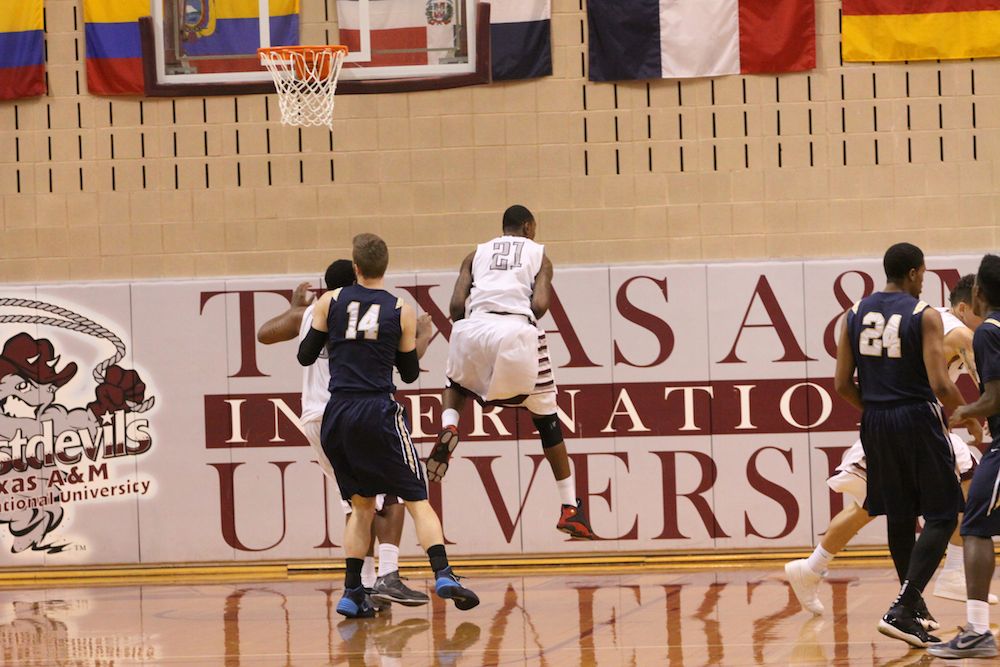 TAMIU BB v StEd - 454