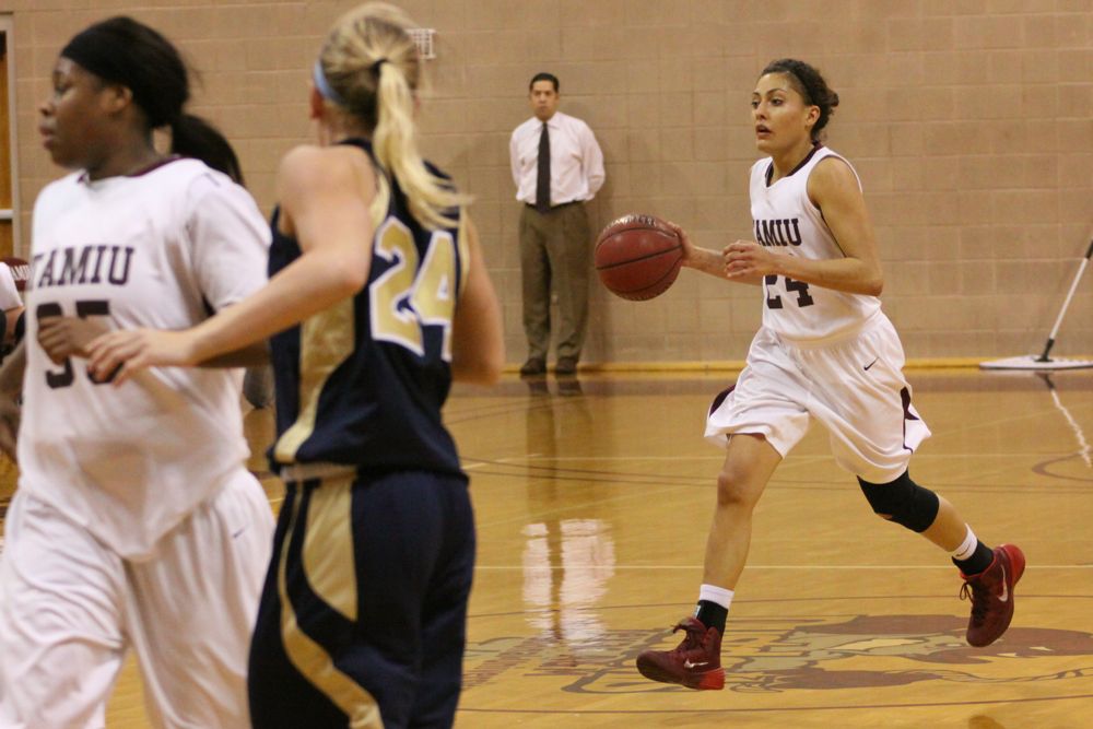 TAMIU BB v StEd - 011