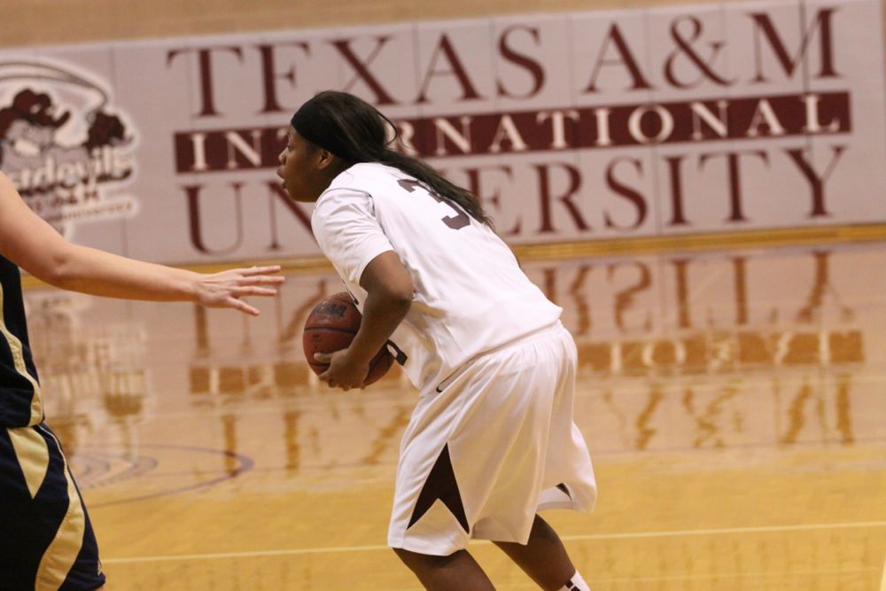 TAMIU BB v StEd - 024