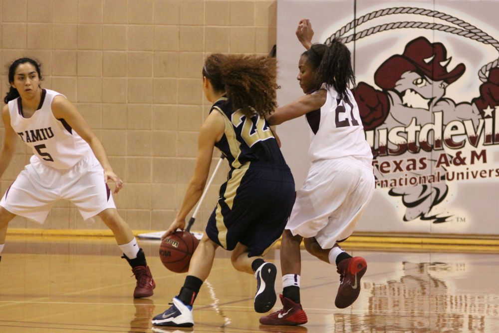 TAMIU BB v StEd - 007