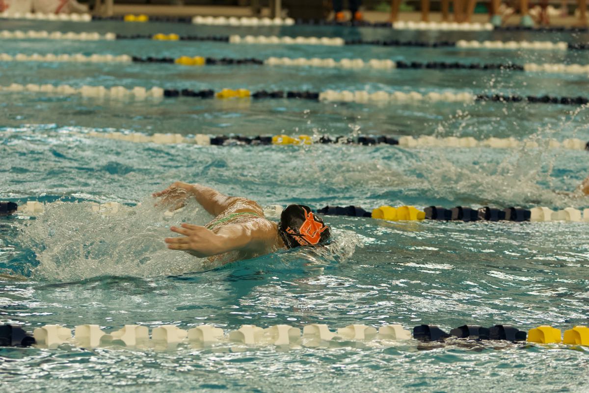 UHS.Swim. - 261